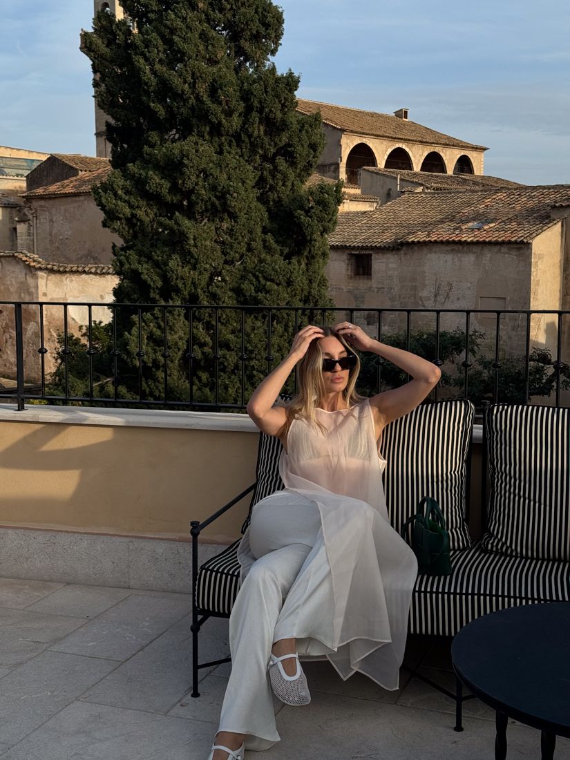 Hotel and travel content by @dom.overseas