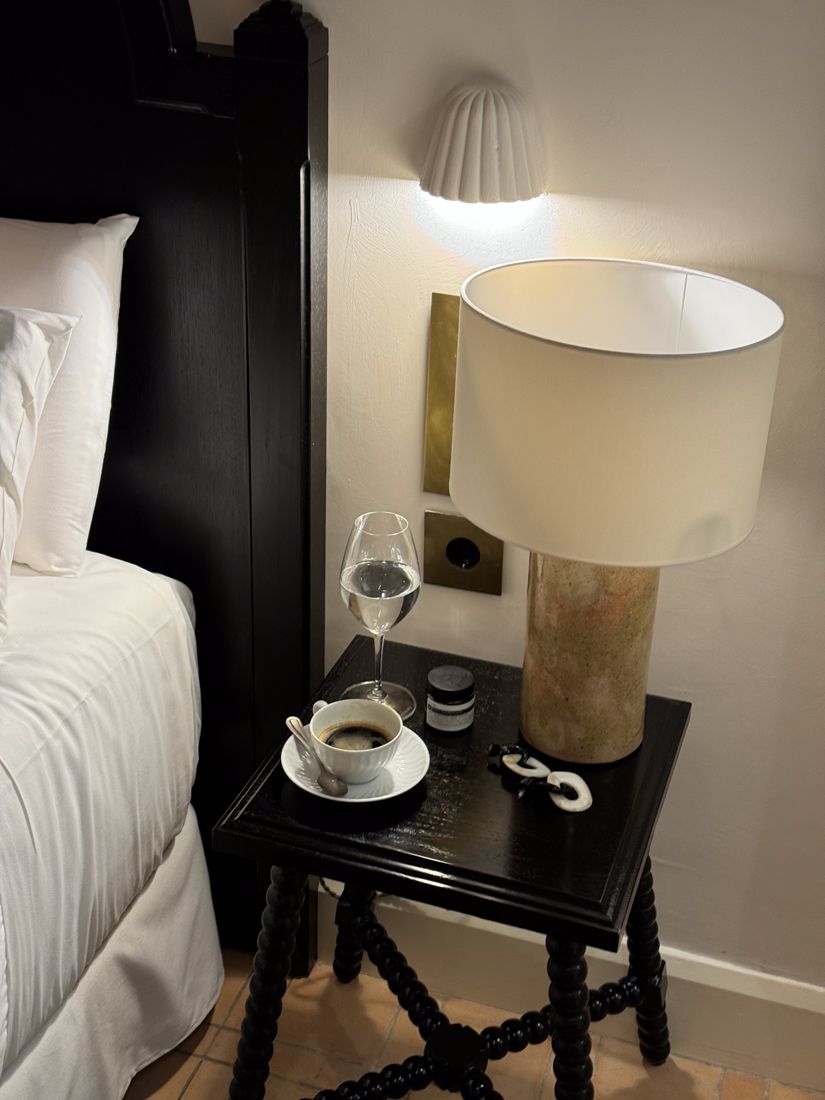 Hotel and travel content by @dom.overseas