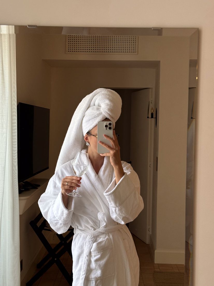 Hotel and travel content by @dom.overseas