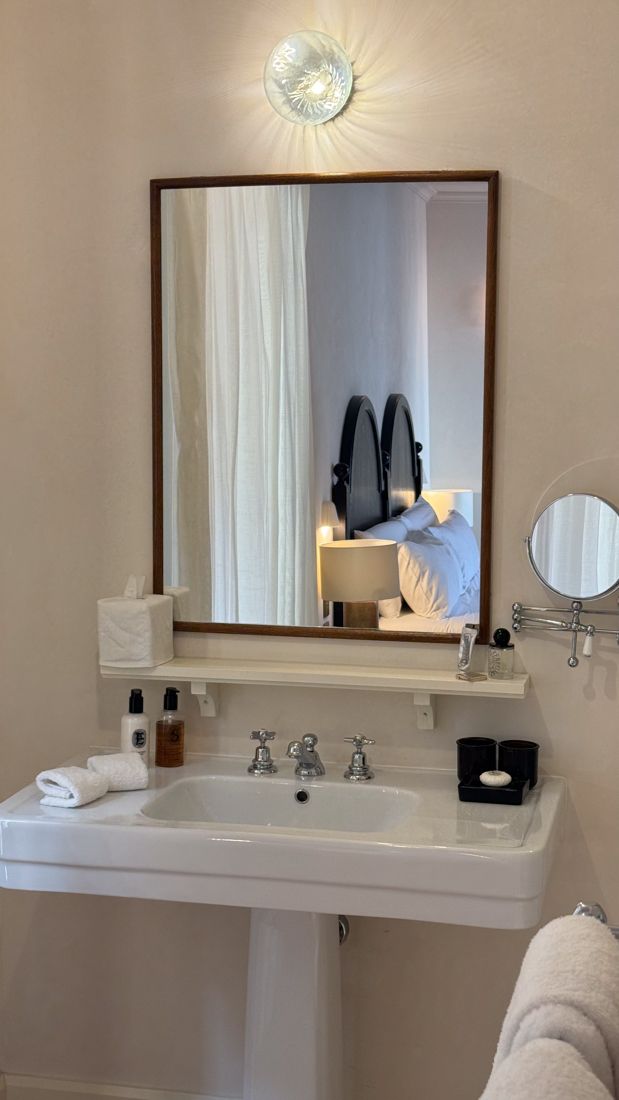 Hotel and travel content by @dom.overseas