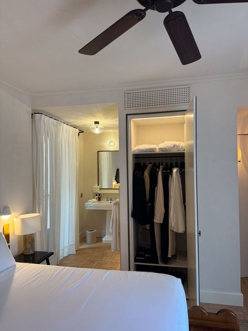 Hotel and travel content by @dom.overseas