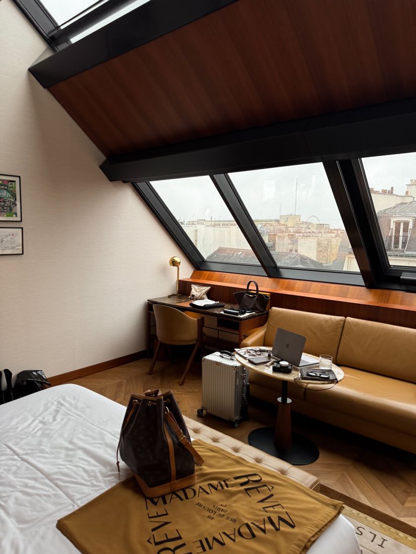 Hotel and travel content by @dom.overseas